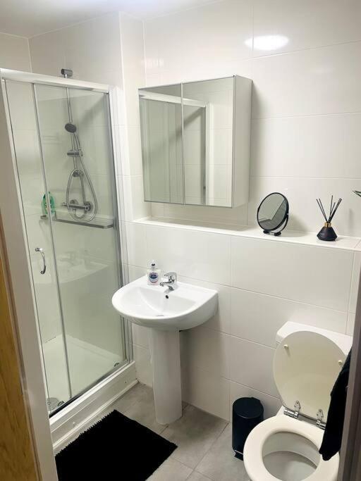 #215 1 Bed Serviced Apartment Derby Ngoại thất bức ảnh