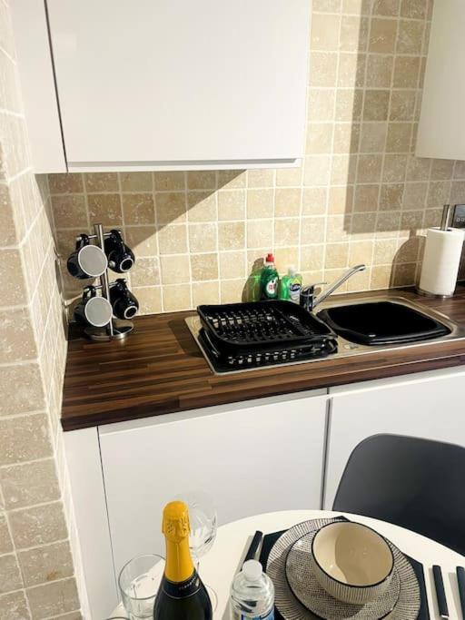 #215 1 Bed Serviced Apartment Derby Ngoại thất bức ảnh