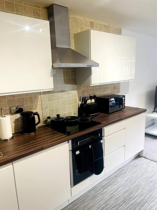 #215 1 Bed Serviced Apartment Derby Ngoại thất bức ảnh