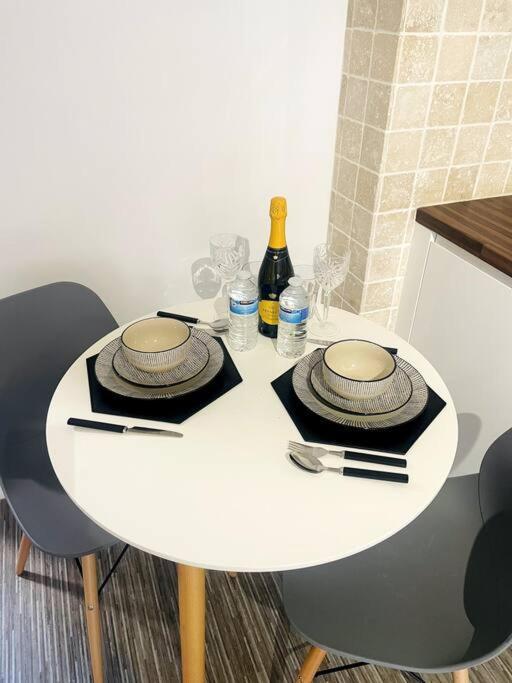 #215 1 Bed Serviced Apartment Derby Ngoại thất bức ảnh